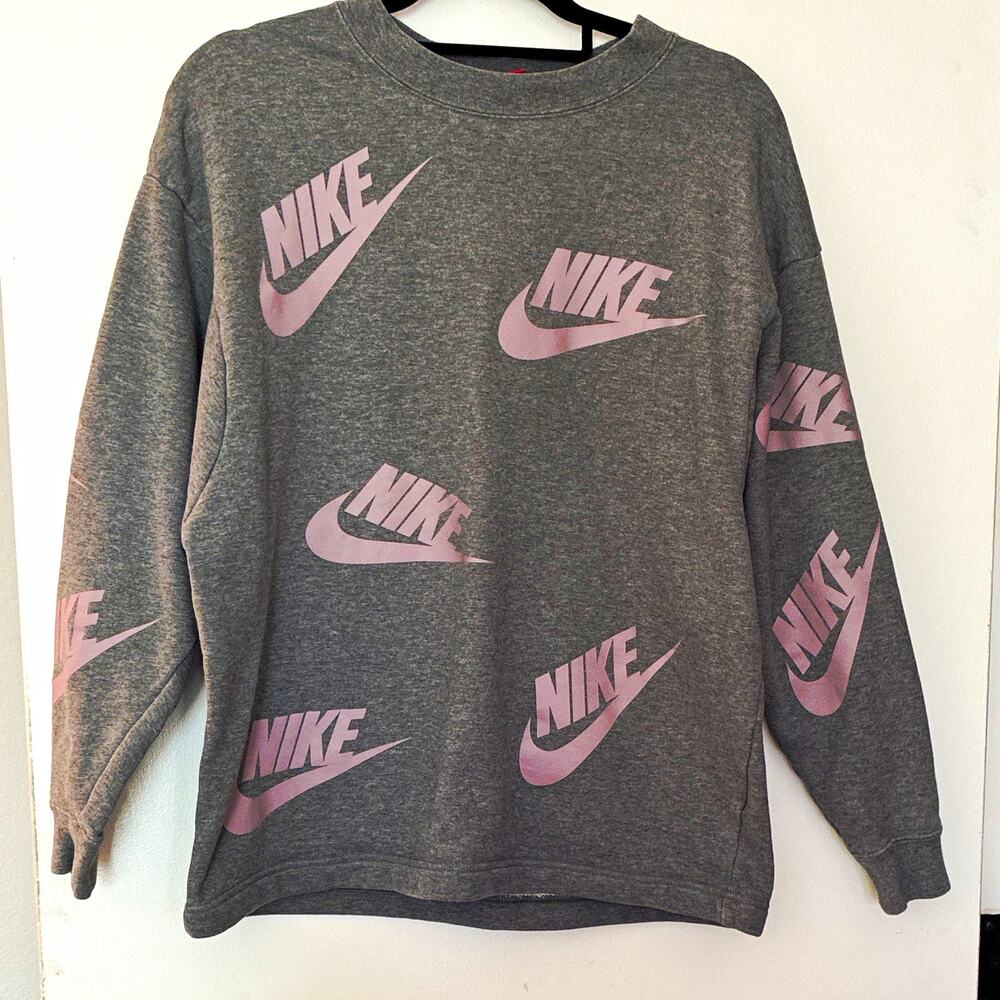 Nike Sportswear Women S Futura Toss Crewneck Sweatshirt All Over Print Grey Pink